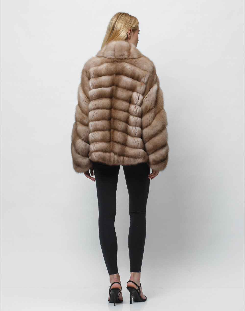 Шуба из меха куницы baum marten