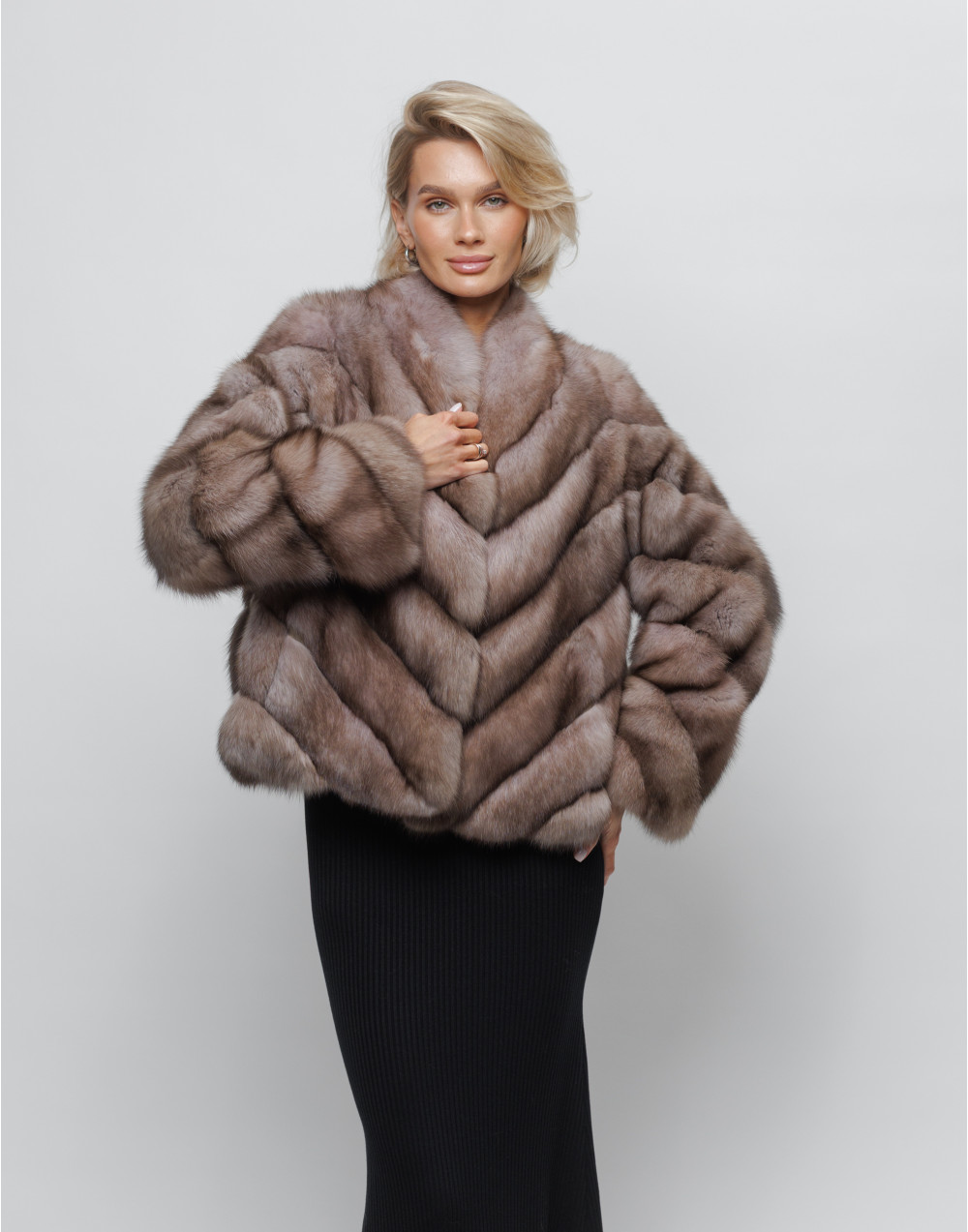 Короткая шуба с меха соболя