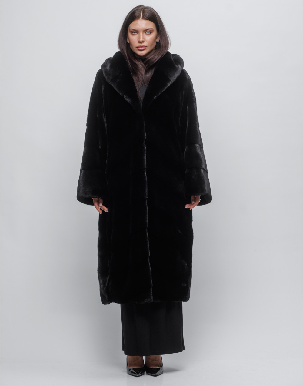 Норкова шуба з капюшоном