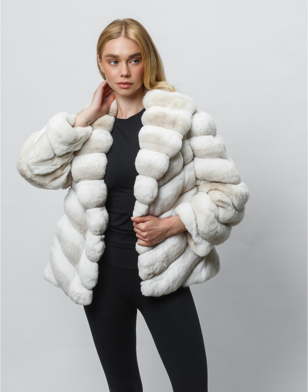 Шуба з хутра шиншили